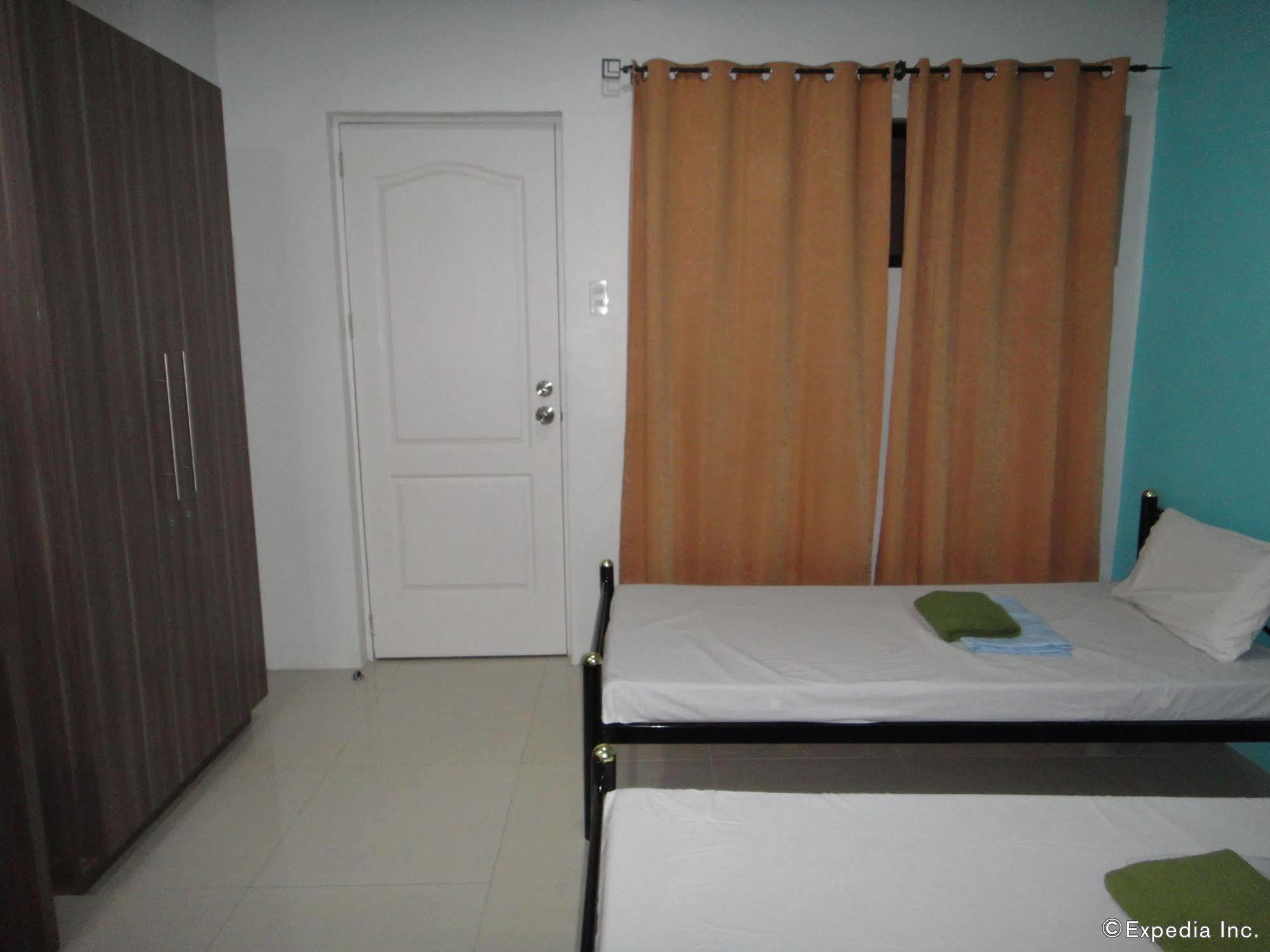 Rf Suites Cebu Esterno foto