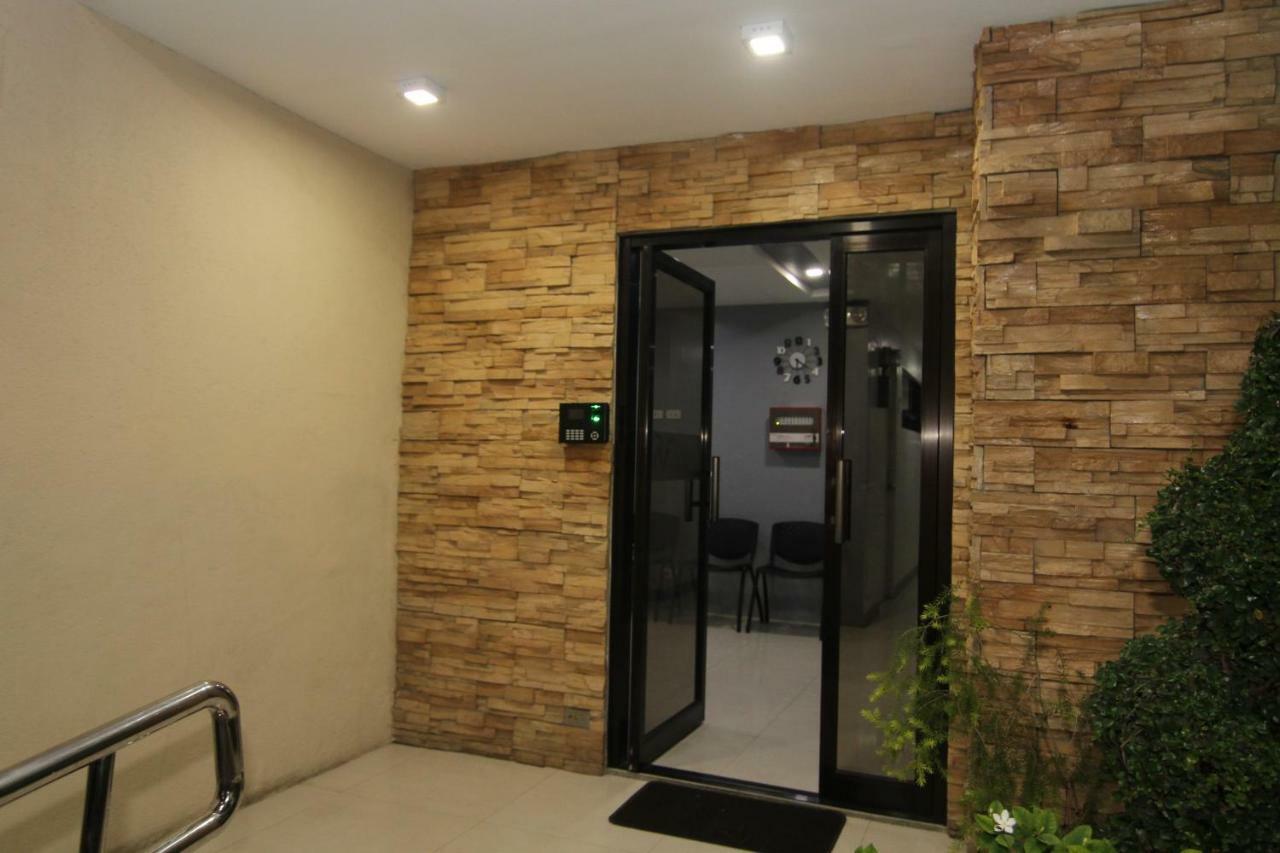 Rf Suites Cebu Esterno foto